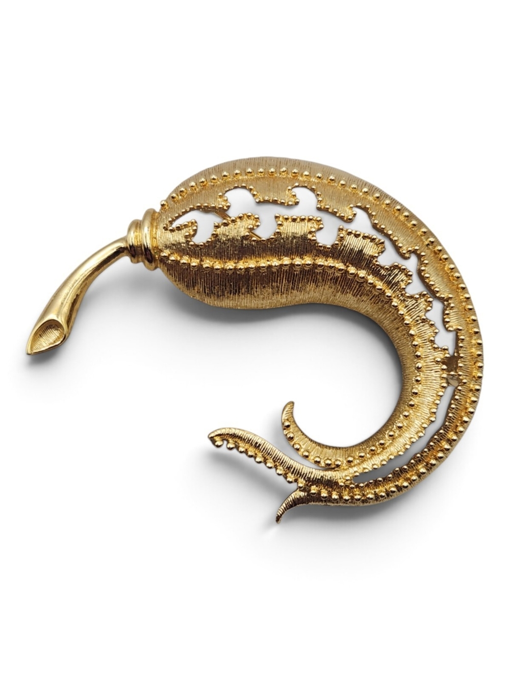 Vintage Monet Open Work Textured Gold Plate Leaf Brooch Pin